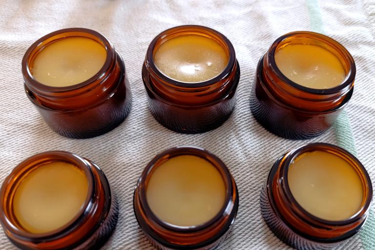 <p>Hasenschmalz und Hirschweiß</p>